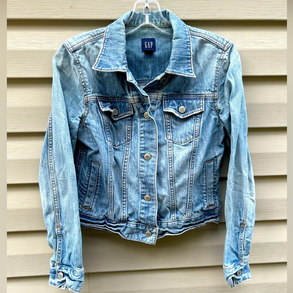 VTG Gap Y2K size S denim light wash cropped trucker jacket